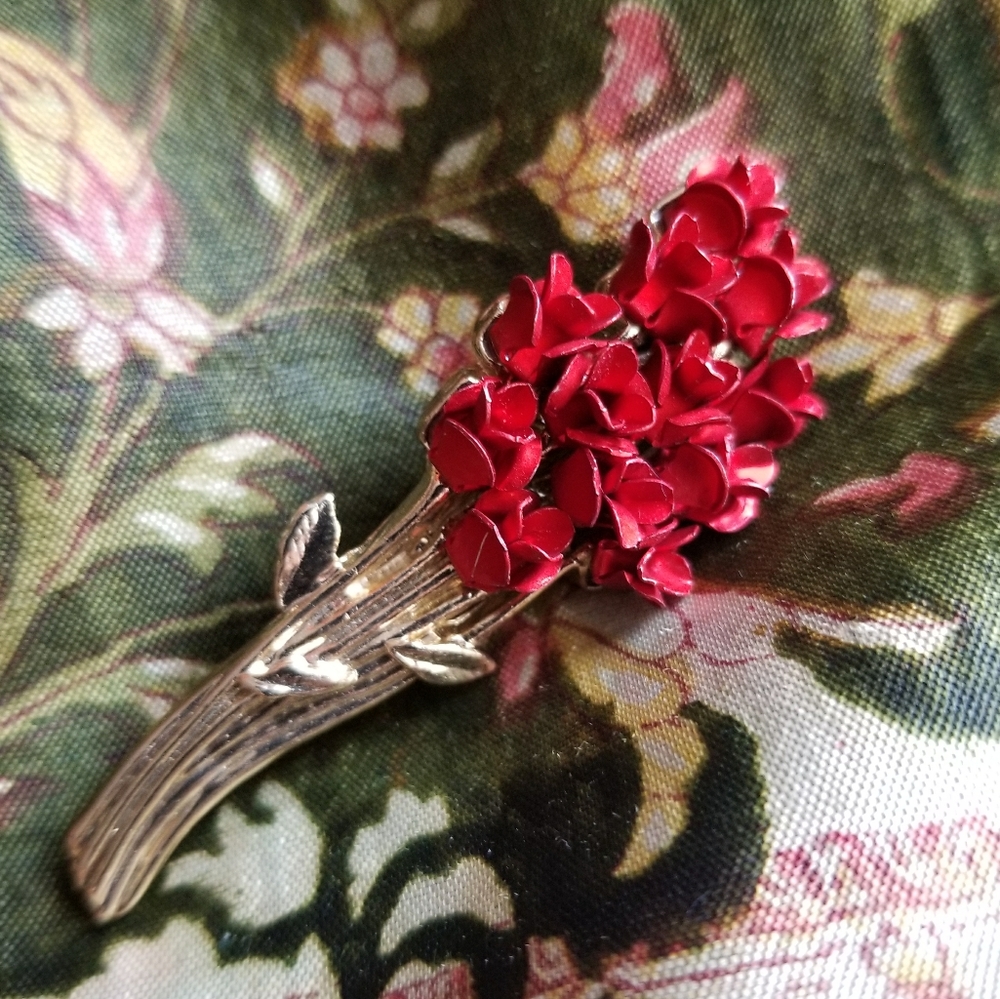 Vintage Rose bouquet brooch dozen roses gold tone pin valentine's day